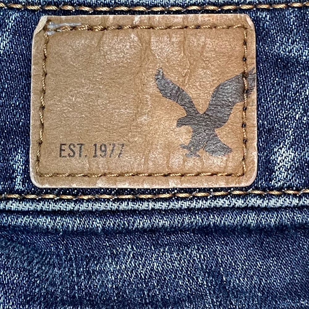 American Eagle Light Wash Faded Skinny Jeans - Picture 4 of 7